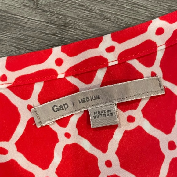 Gap Patterned Top - Picture 3 of 3